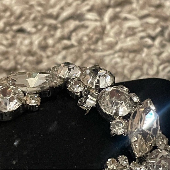 Women’s Badgley Mischka Cher Satin Brooch Embellished Stiletto Pumps Size 6 - Picture 9 of 14